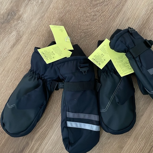 Brand New all in motion Black Snow Sport Mittens (price/pair; multiple sizes av) - Picture 11 of 11